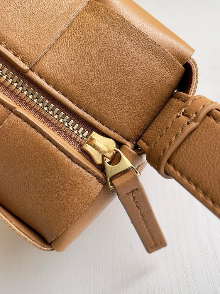 بوتيقا lntreccio مقاس 23.5cm