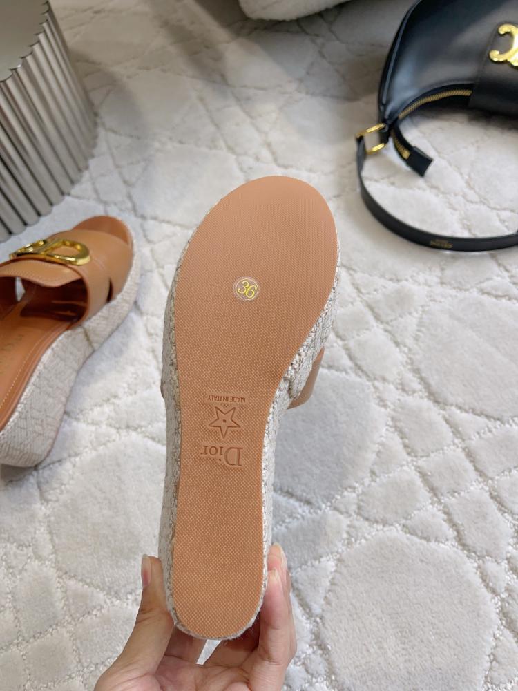 ديور صندل مونتقين ارتفاع 8cm