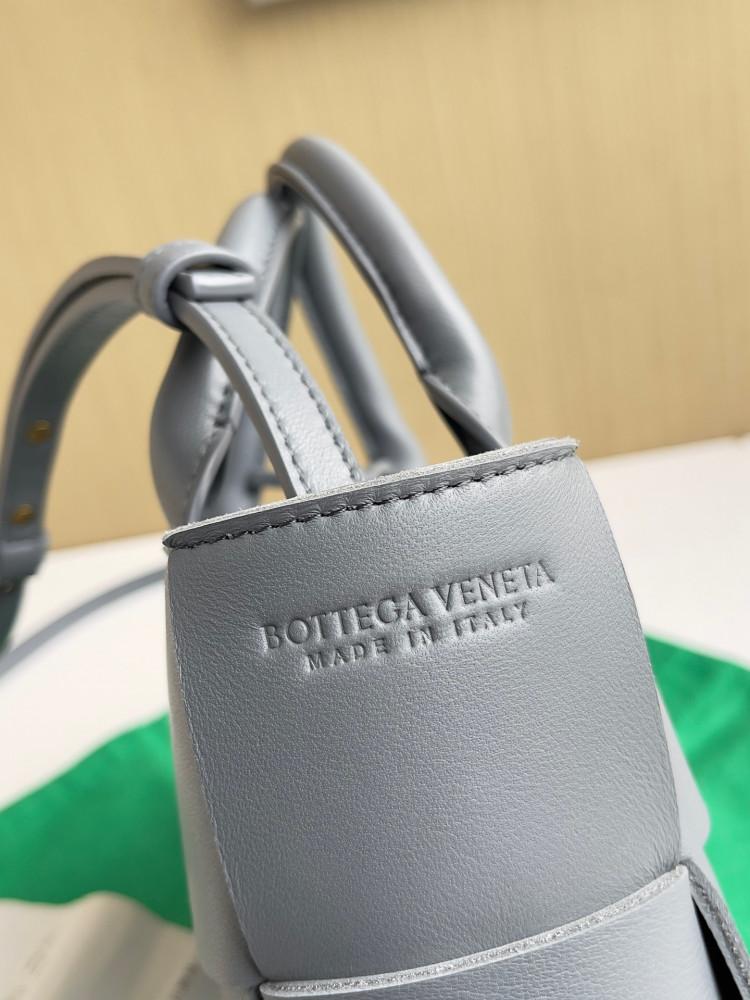 بوتيقا Arco Tote مقاس 25cm