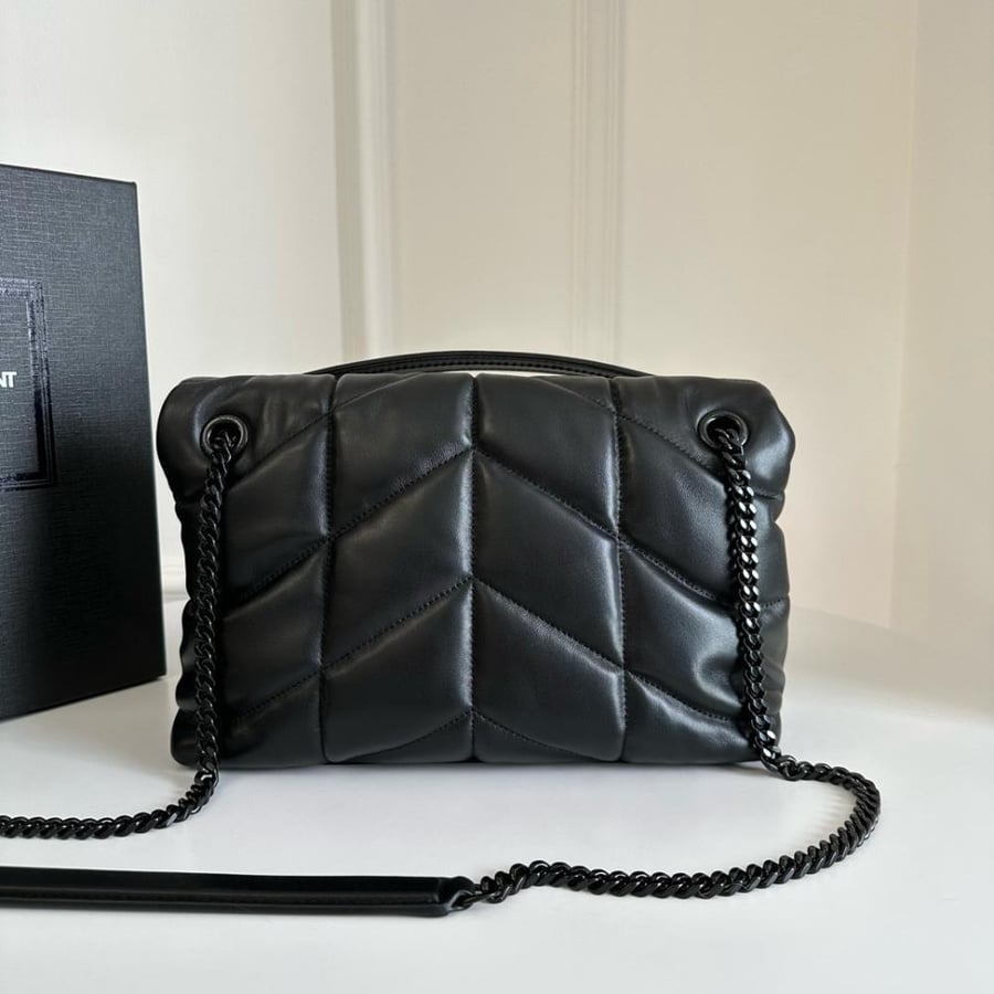 سان لوران loulou puffer مقاس 29cm