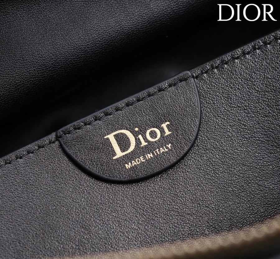 ديور tote مقاس 27cm