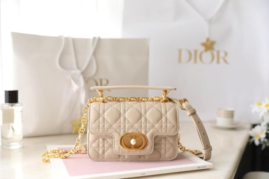 ديور Jolie مقاس 19cm
