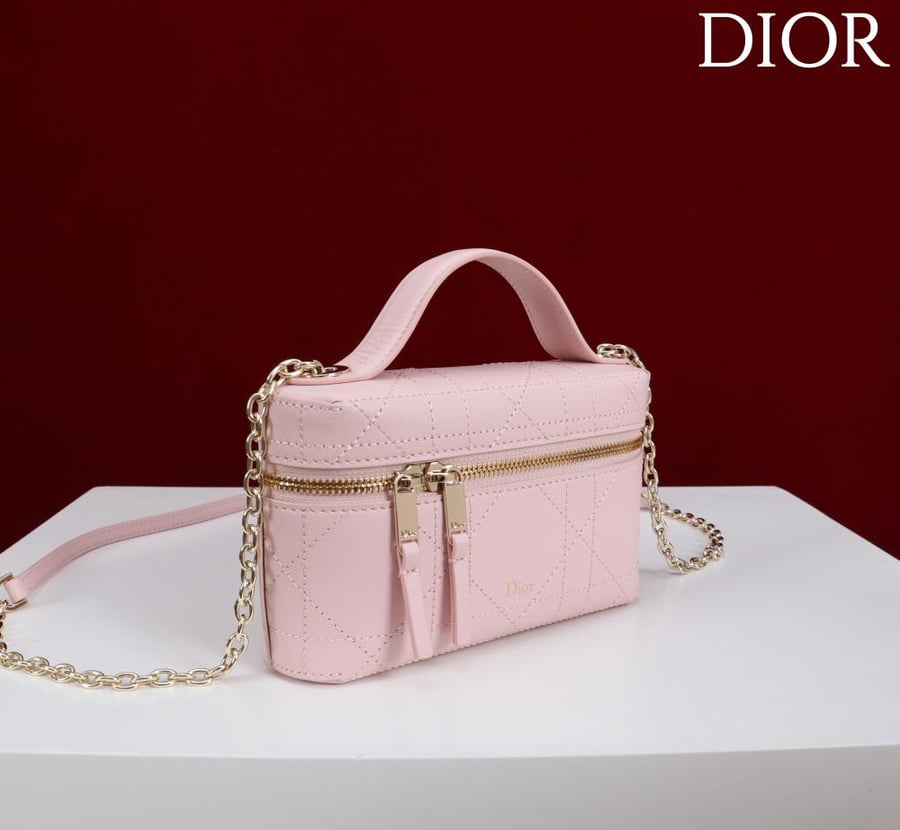 ديور Trianon Soft Vanity مقاس 19cm