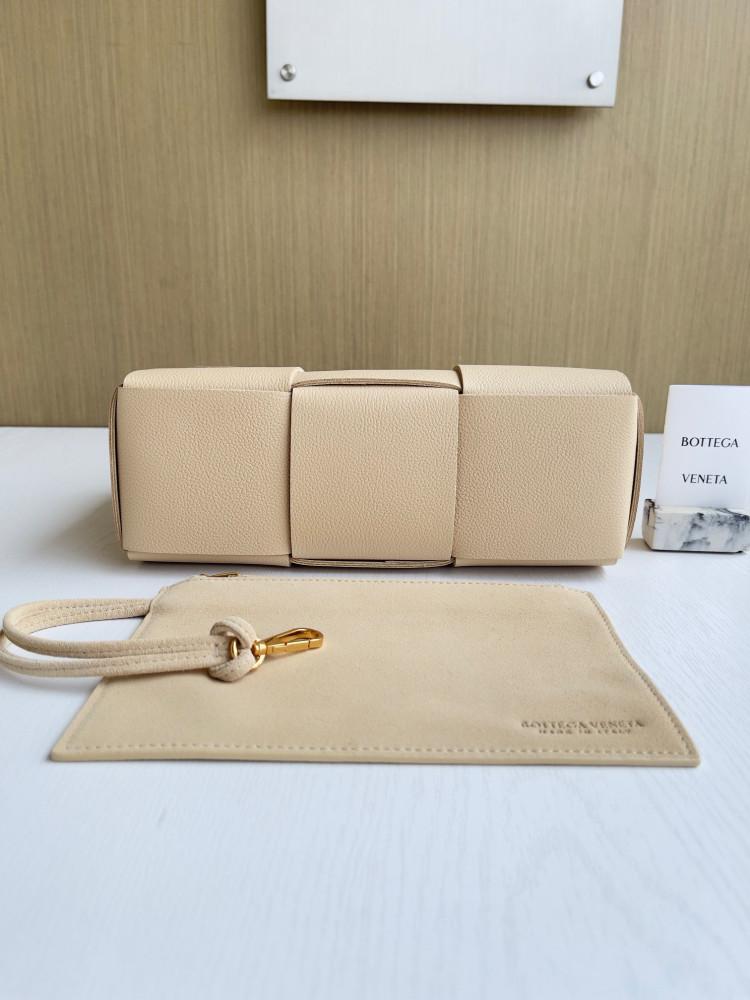 بوتيقا Arco Tote مقاس 25cm