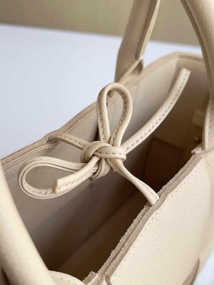 بوتيقا Arco Tote مقاس 25cm