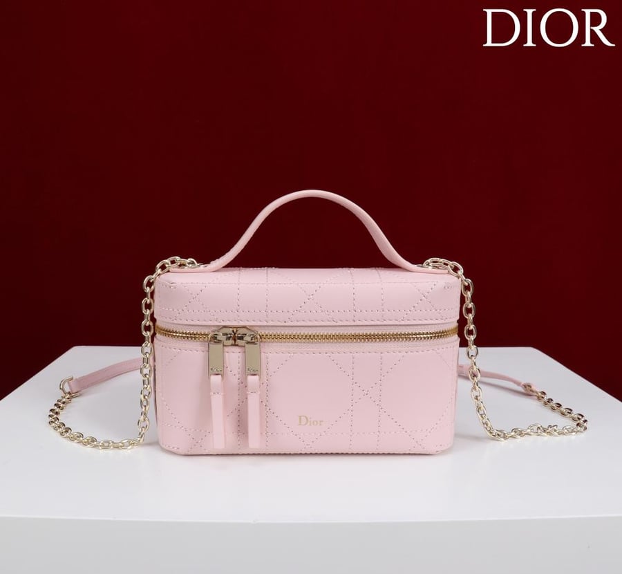ديور Trianon Soft Vanity مقاس 19cm