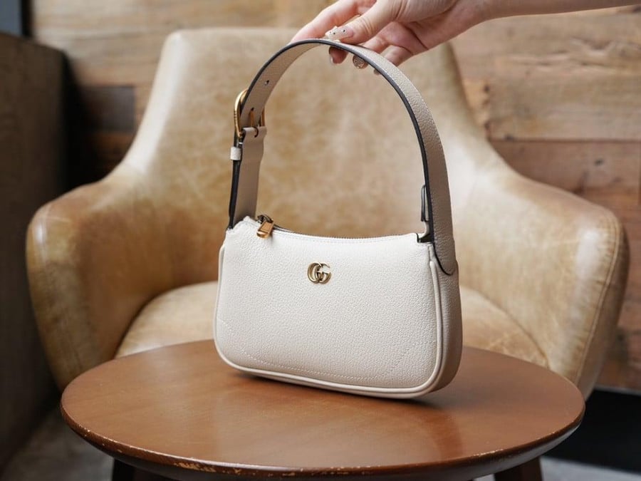 قوتشي Aphrodite مقاس 21cm