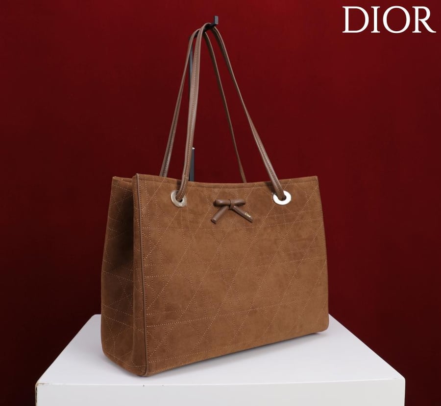 ديور tote مقاس 27cm