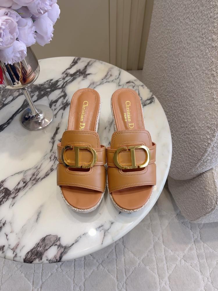 ديور صندل مونتقين ارتفاع 8cm