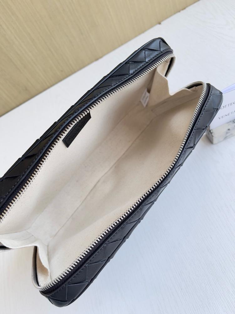 بوتيقا Large lntrecciato مقاس 26cm