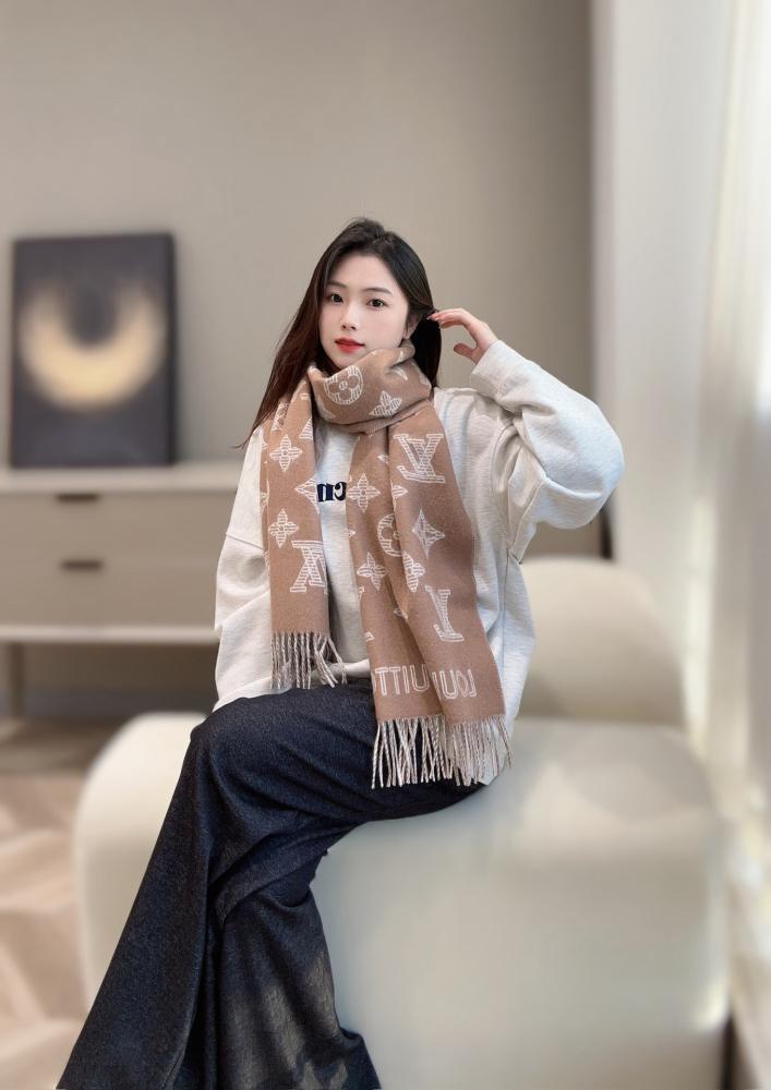سكارف لوي فيتون مقاس 186*40