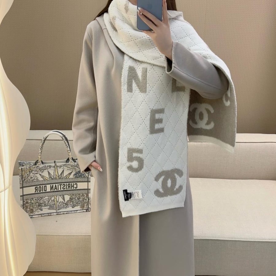 سكارف شانيل مقاس 180*30