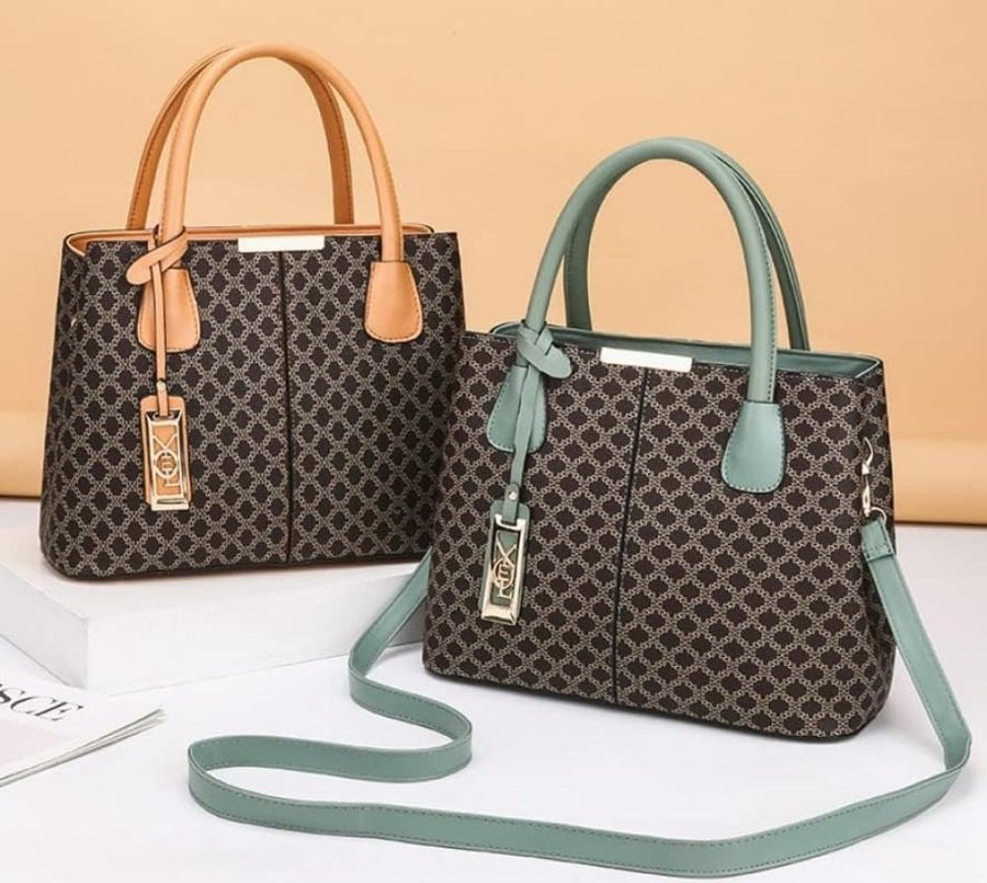 Fashionable women's handbag