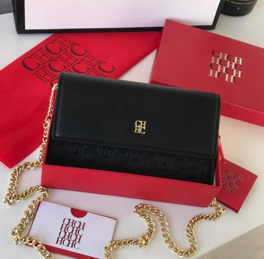 حقيبة كتف نسائية Carolina Herrera (CH) - اسود نقش وجلد