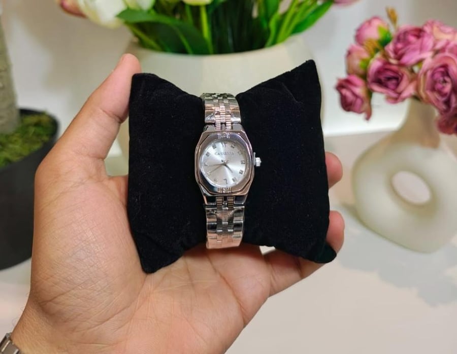 ساعة سيلفر كلاسيك النسائية ⌚