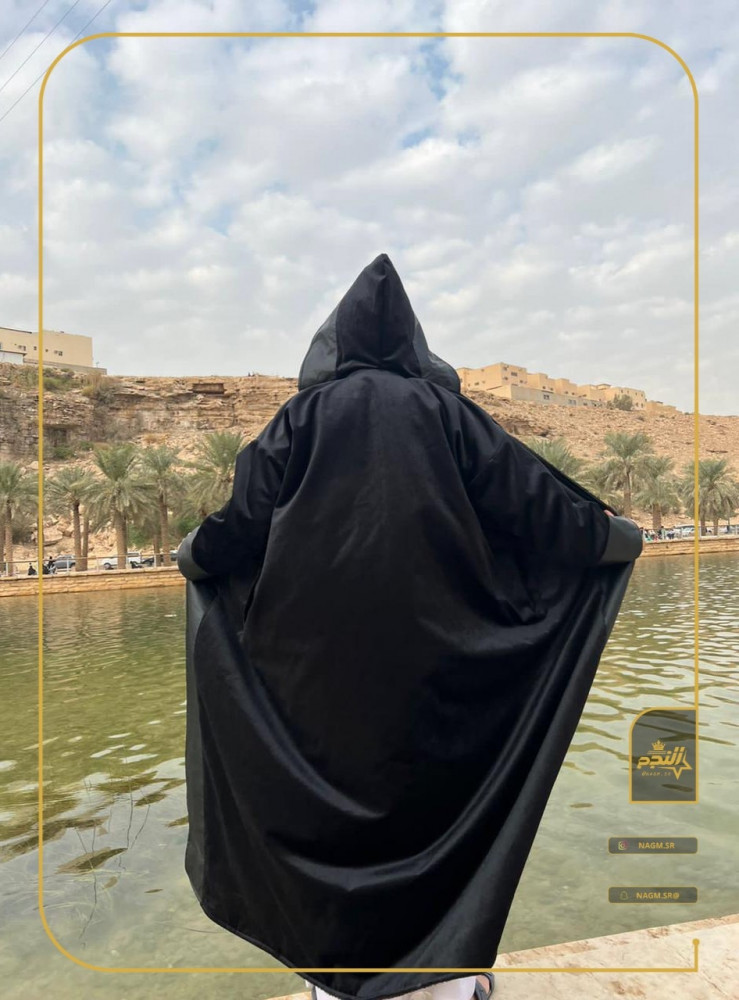فروه أسود تصميم جلد الثعبان رجالي (مع إمكانية تطريز الإسم)