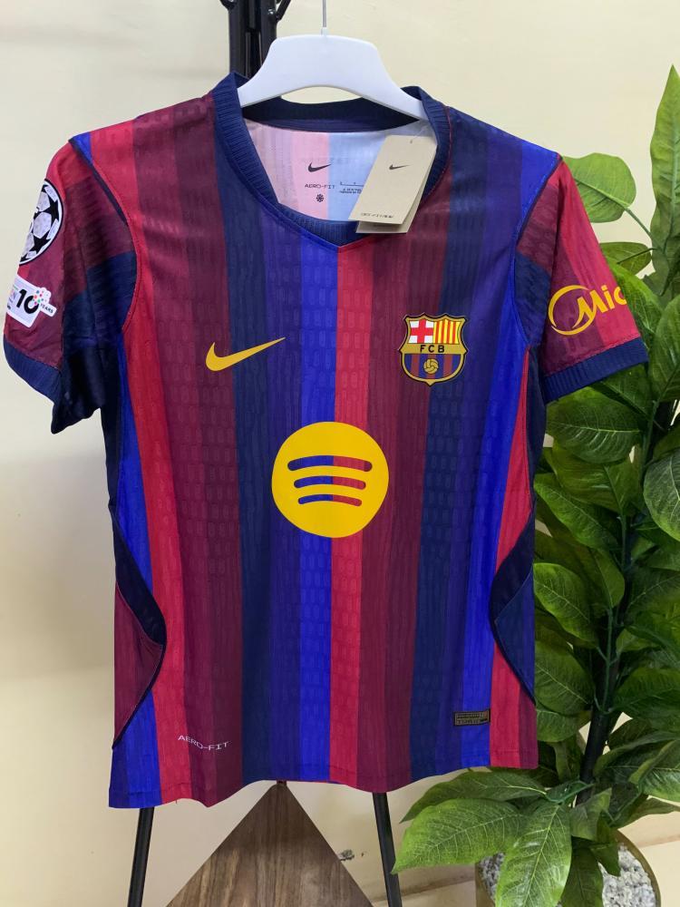قميص برشلونة الأساسي الجديد 2027
