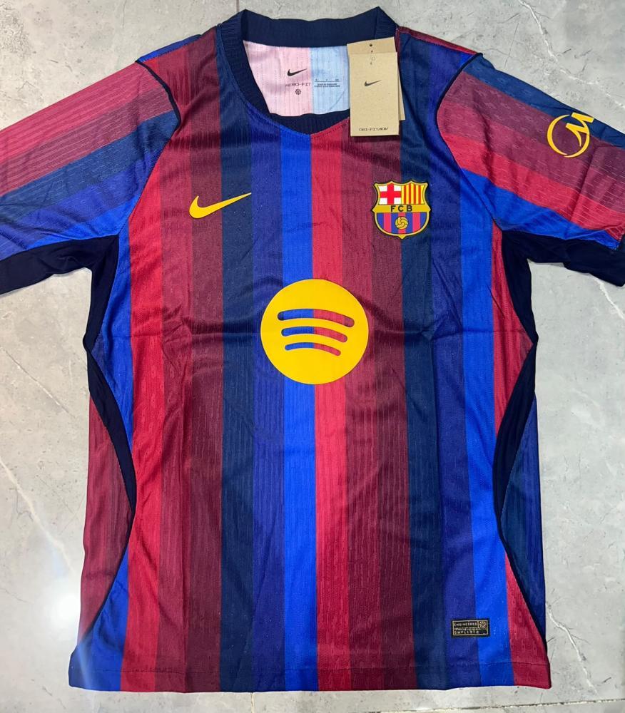 تيشيرت برشلونة الأساسي الجديد 2027