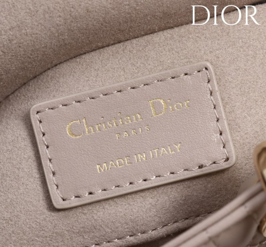 حقيبة Dior Mini Lady D-Joy