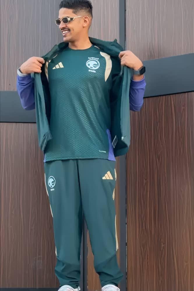 طقم تمارين المنتخب السعودي 2026 متجر نيوم الرسمي