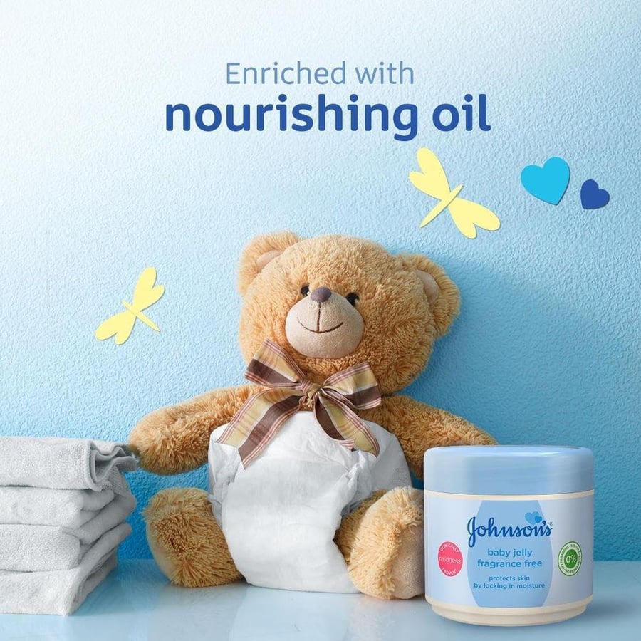 جونسون بيتروليم جيلي للاطفال 100 جرام الازرق خال من العطور. Johnson's Baby Jelly, Fragrance Free, Locks in Moisture to Protect Skin, 100ml