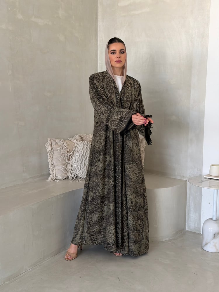 عبايه كلوش كشمير (f)