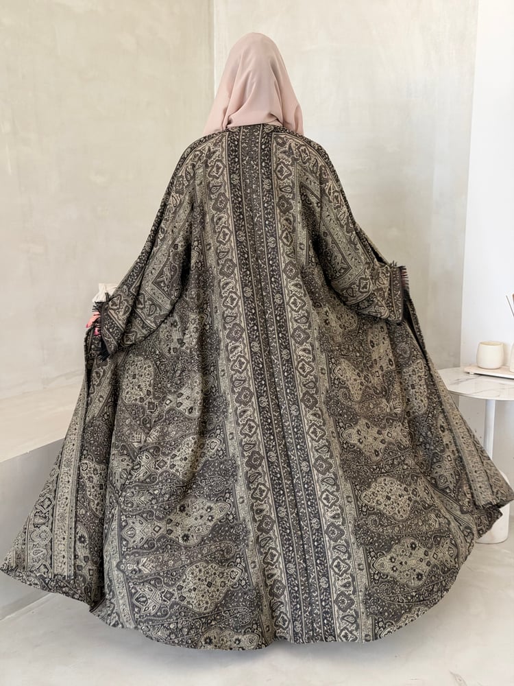 عبايه كلوش كشمير (f)