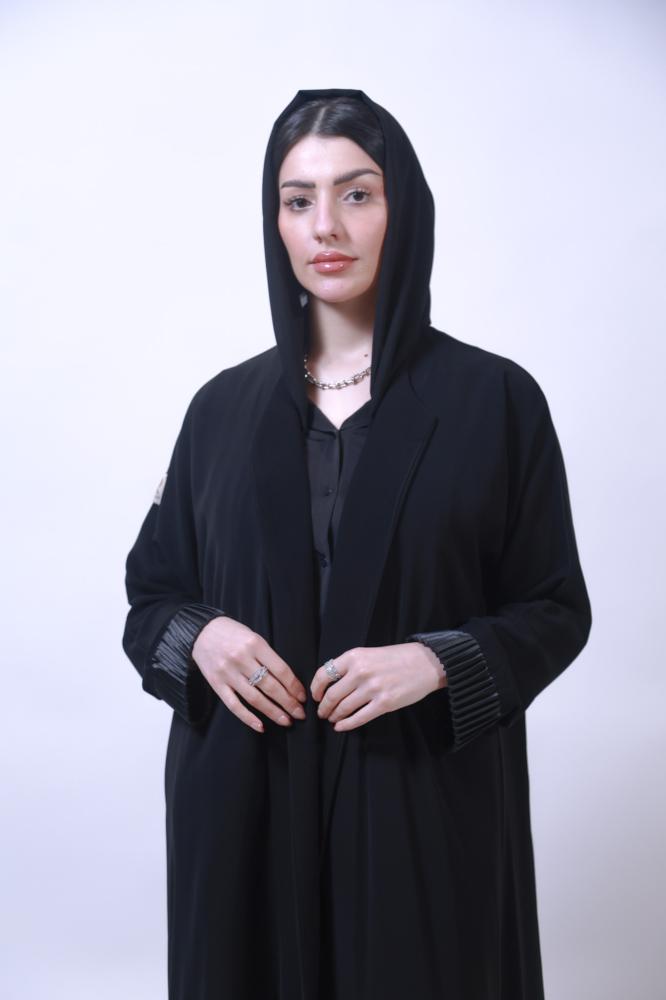 عباية قماش ملكي مع كسرات