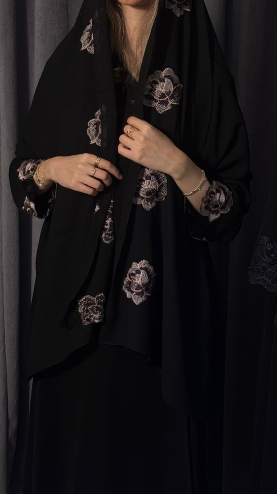 عبايه الورد