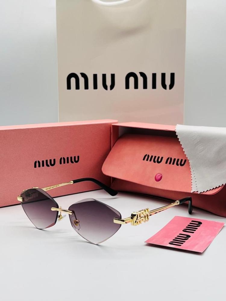 نظارات Miu Miu الشمسية الفاخرة مع الملحقات