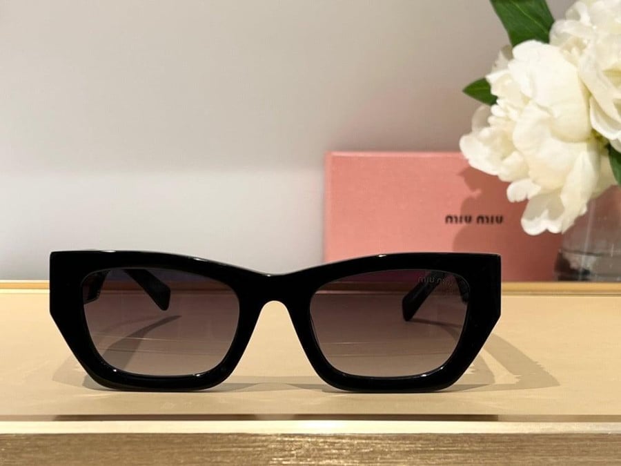 Miau Miau Mıumıu sunglasses (pink accessories)