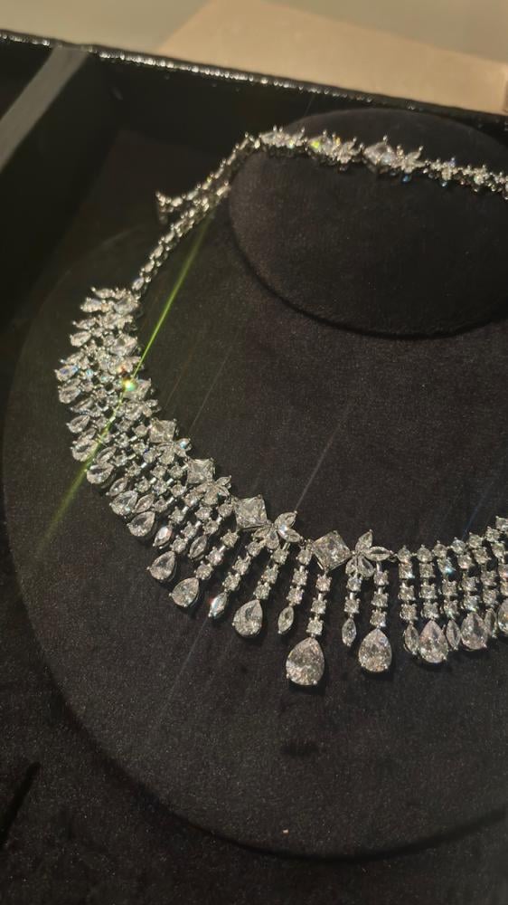 Cut pear silver