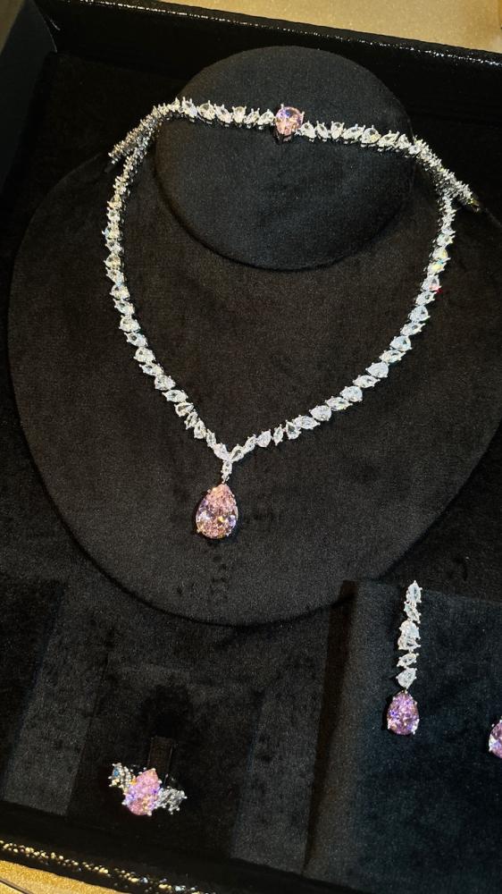 Pear pink