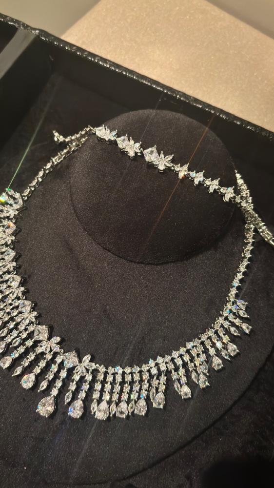 Cut pear silver