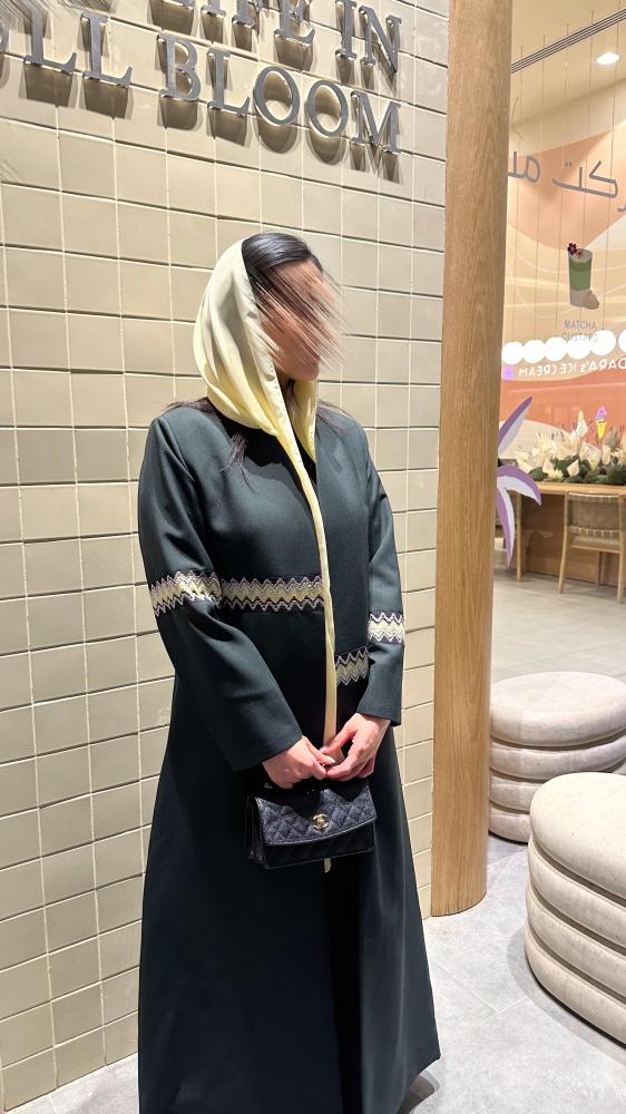عباية بليزر قماش كريب كوري مبطنه