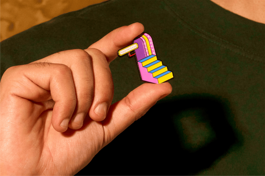 دبوس ذا ريبورتر كلوب