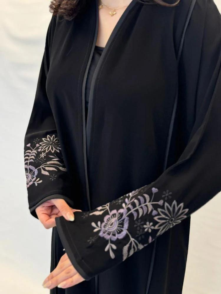 Layla's abaya