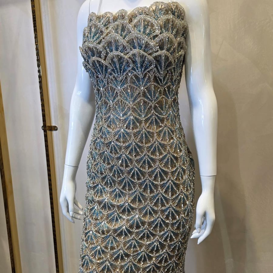 فستان سهرة بحراشف ملكية لامعة  9019