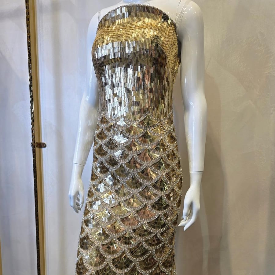 فستان سهرة ذهبي طويل بحراشف 9011