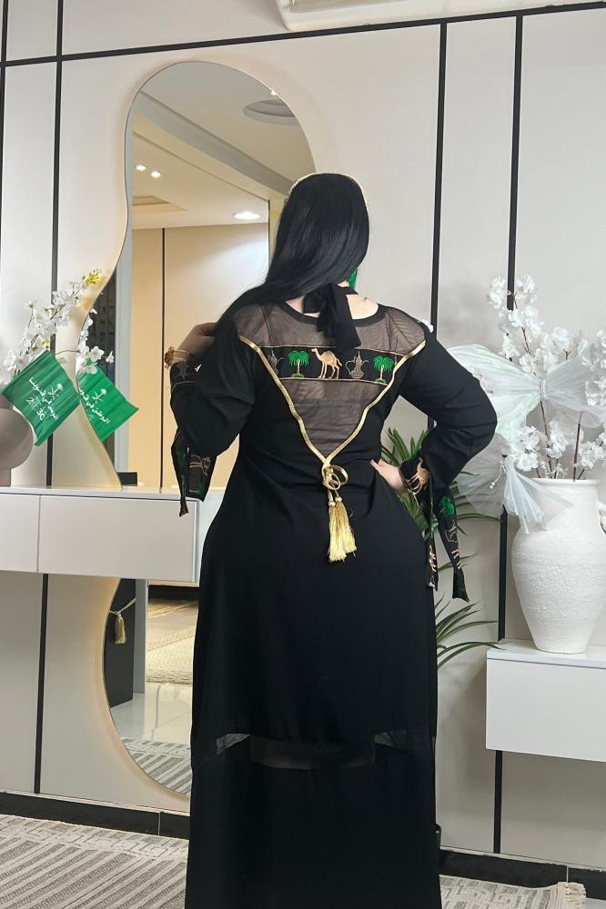 جلابيه او دراعه يوم اليوطني القماش كريب