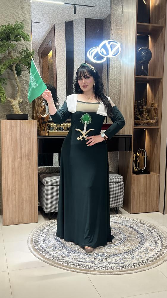 فستان استرنش كوري مع ديزاين وطني