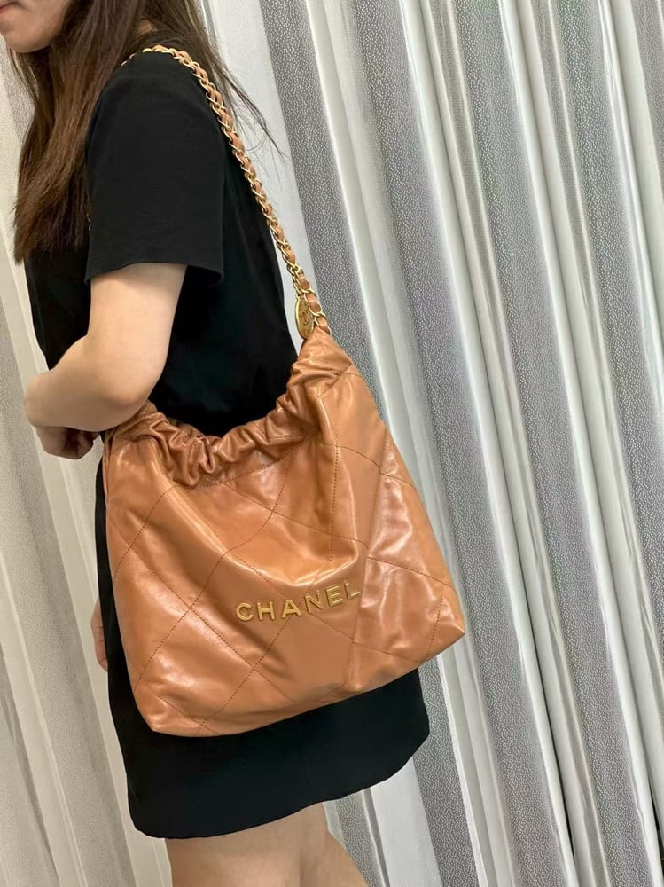 CHANEL 22HAND BAG size 35cm