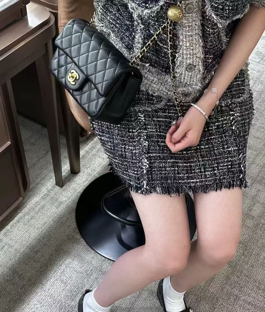 CHANEL FLAP BAG size 20cm
