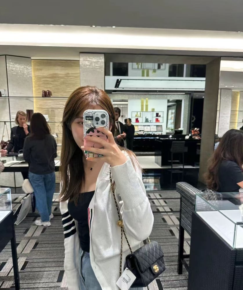 CHANEL FLAP BAG size 20cm