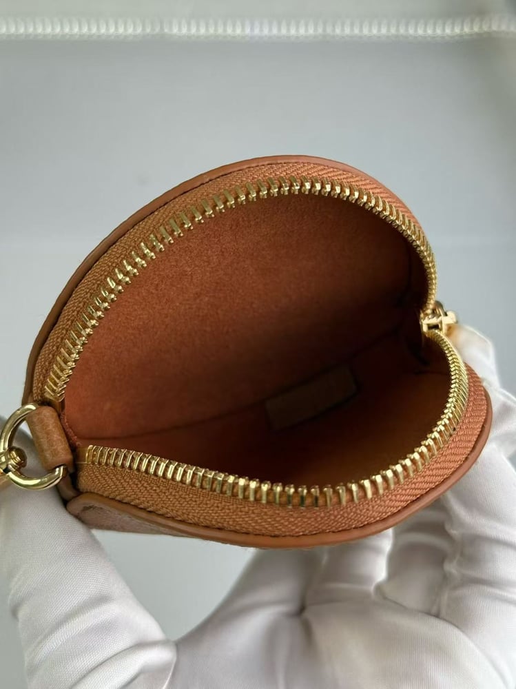 LOUIS VUITTON MONOGRAM size 22cm