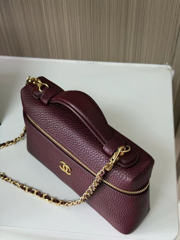 CHANEL 26A size 23cm