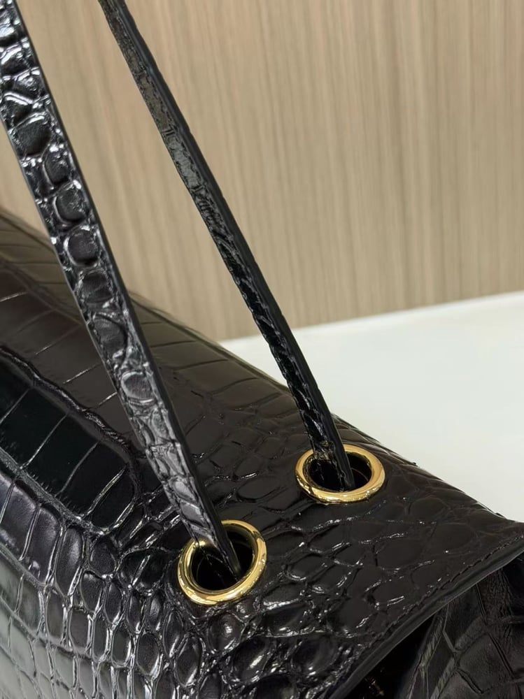 CHANEL 26A size 32cm