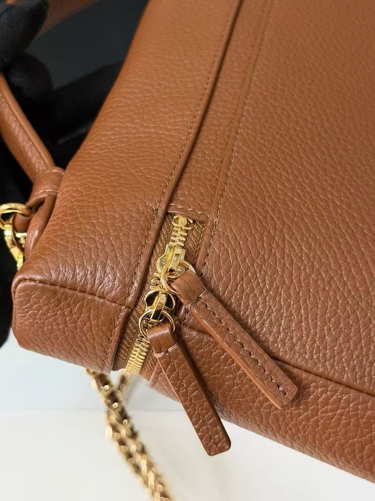 CHANEL 26A size 29cm