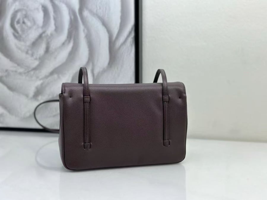 CHANEL 26P size 22cm