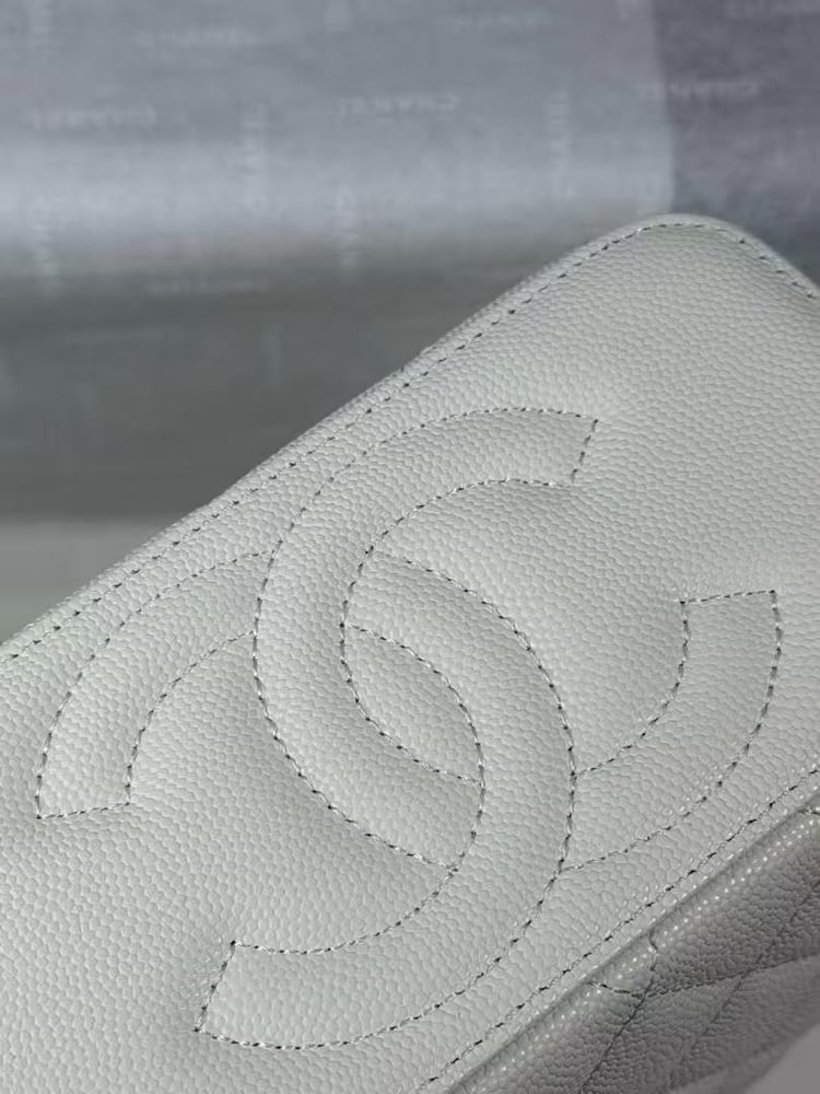 CHANEL 25P size 17.5cm
